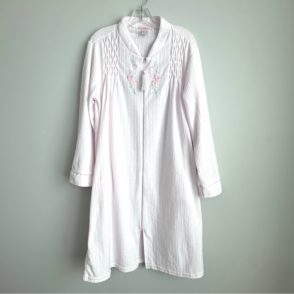 Light Pink Robe Women’s Size Medium Loti Fashion Full Zip Terrycloth Housecoat